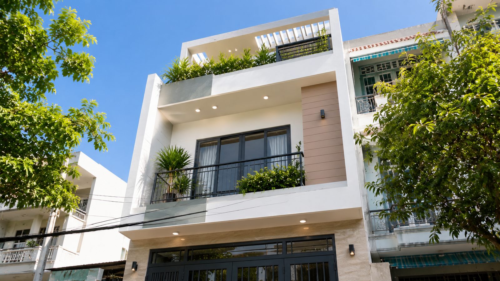 Mặt tiền nhà phố hoàn thiện sau dịch vụ sơn nhà trọn gói tại Thanh Trì, Hà Nội